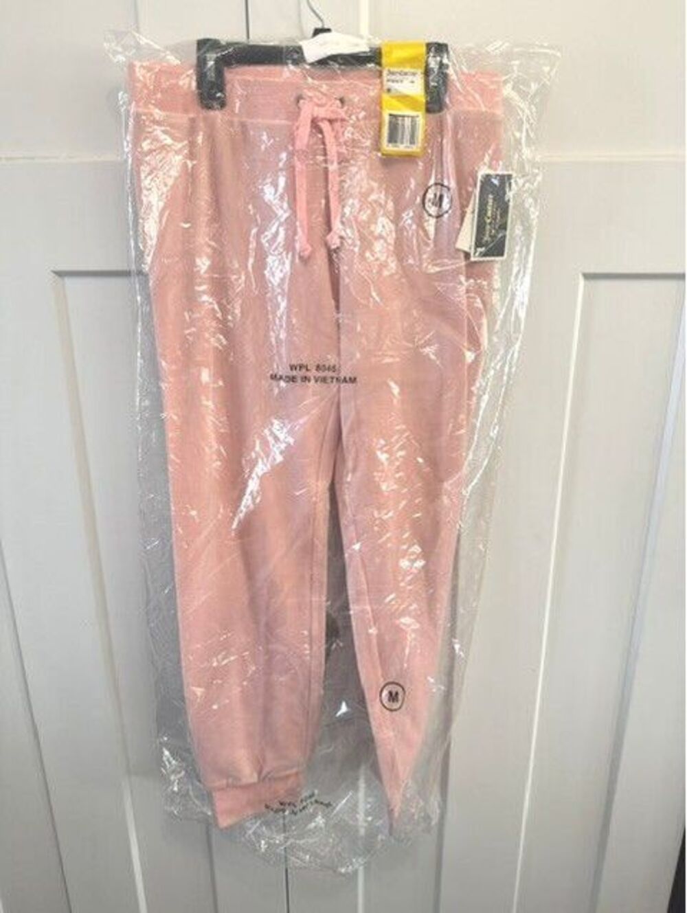 NWT Juicy Couture pink velour joggers size Medium soft stretchy lounge